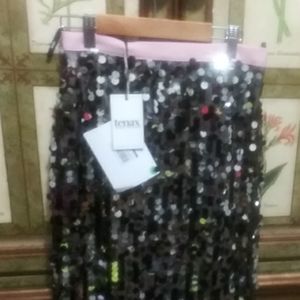 Pencil skirt knee length